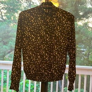 Ladies blouse, never been used.